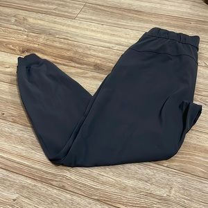 Lululemon On The Fly Jogger Size 6